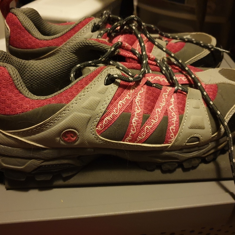 EUC tennis shoes/hikers